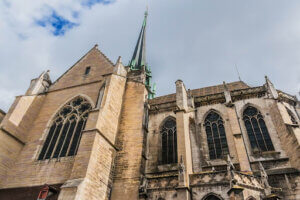 Cathédrale-Saint-Bénigne-ville-de-Dijon